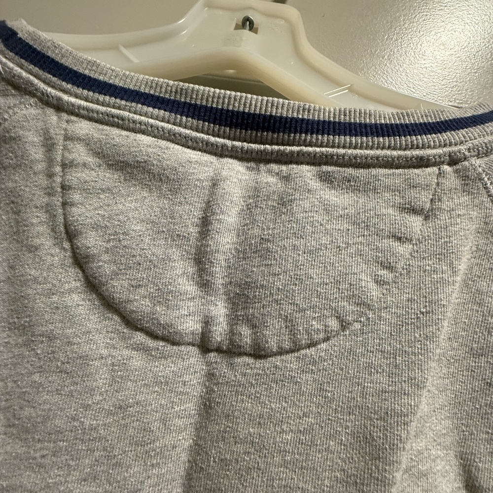 Vineyard Vines Heather Gray Crew Neck Sweater - Picture 5 of 5